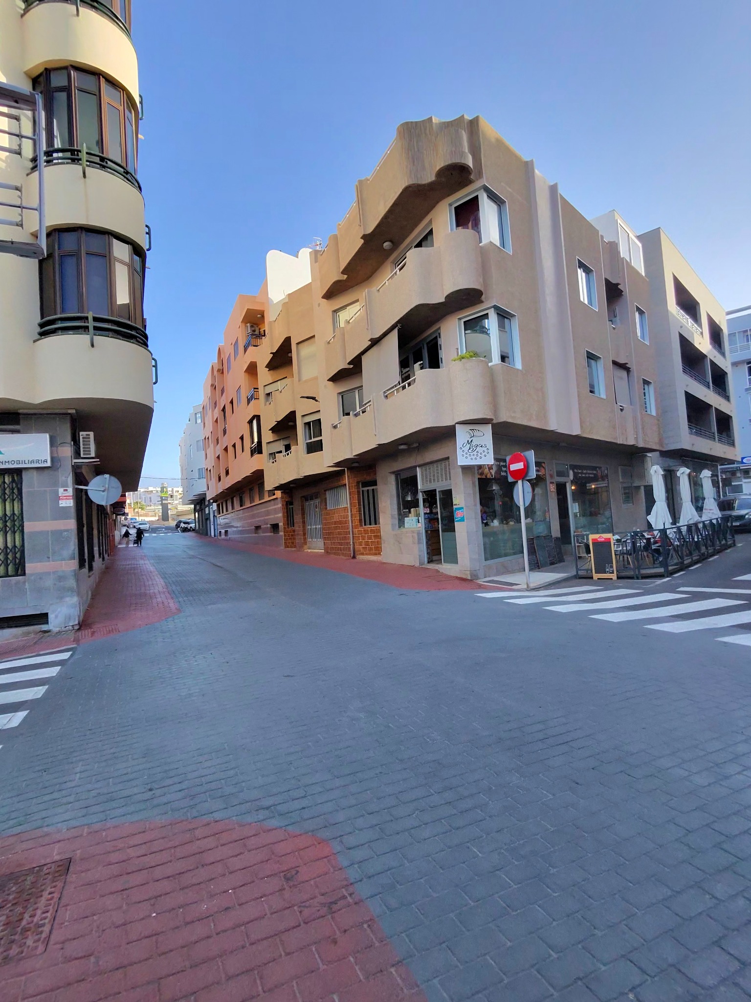 Fachada del Edificio Atlántico hacia Calle Carmen Nóbrega