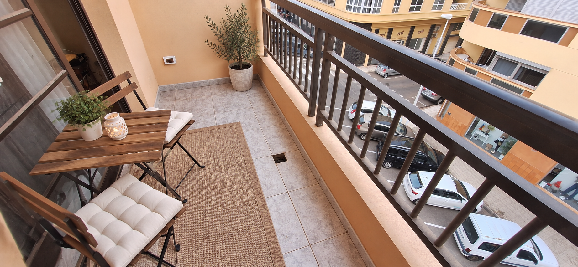 Terraza Avenida J.M. Galván Bello